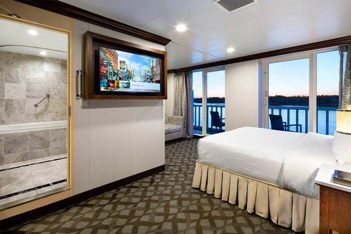 AQV American Duchess Deluxe Suite .jpeg